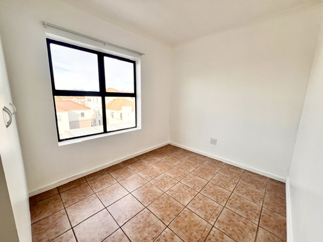 To Let 2 Bedroom Property for Rent in Vredekloof Western Cape